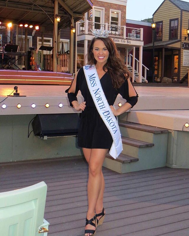Cara Mund Cara Mund
