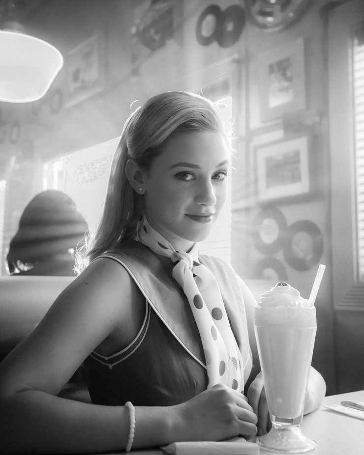 Lili Reinhart