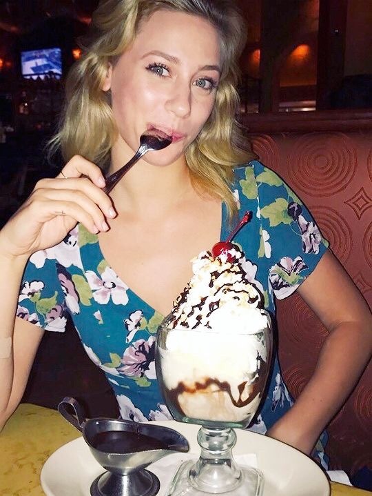Lili Reinhart