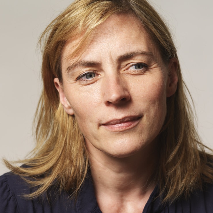 Saskia Reeves Saskia Reeves