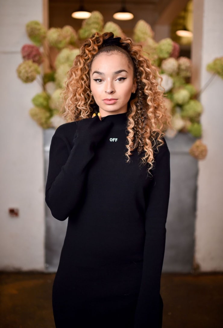 Ella Eyre