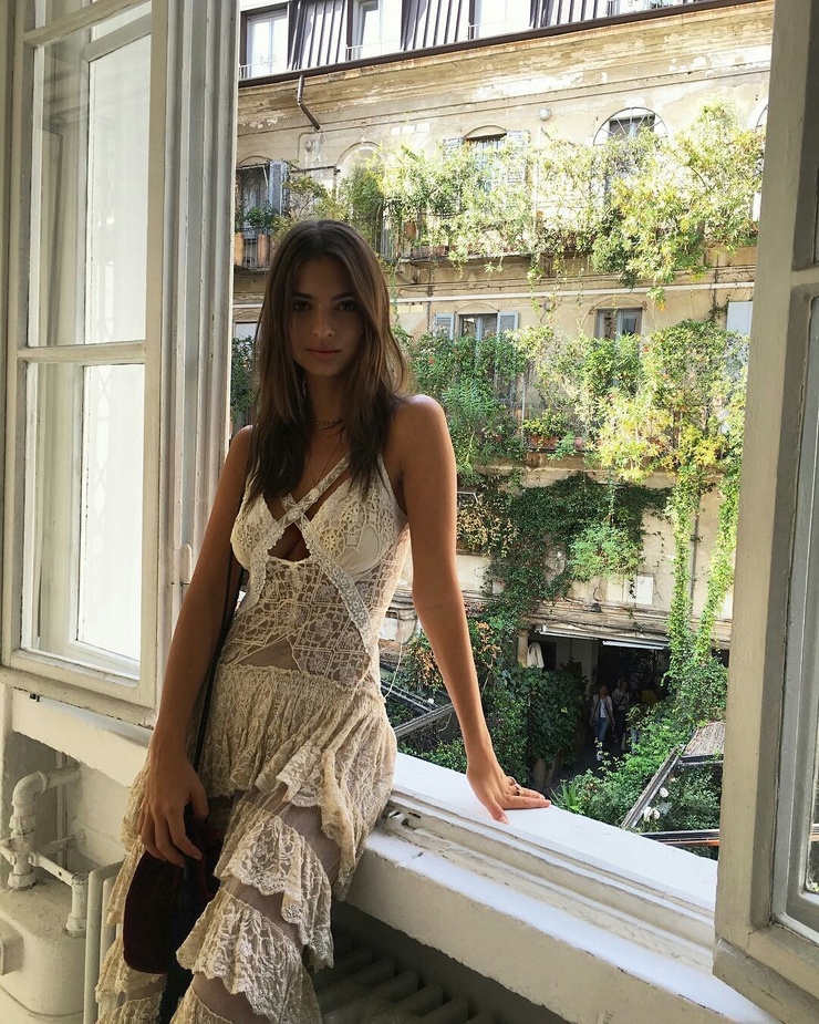 Emily Ratajkowski Emily Ratajkowski