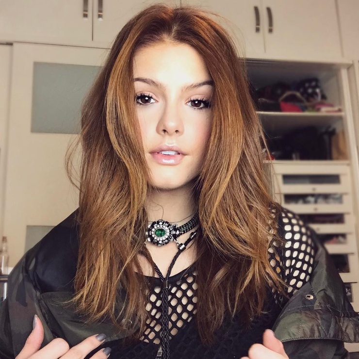 Camila Senna Camila Senna