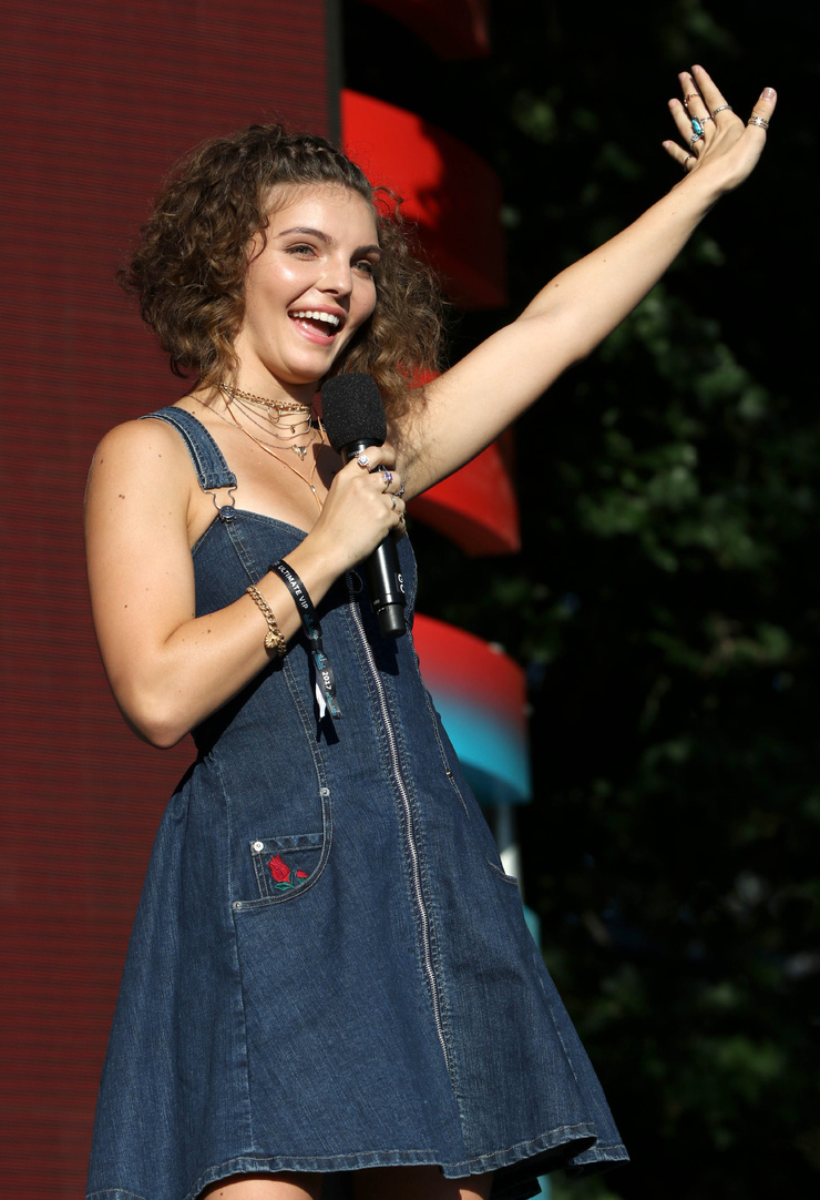 Camren Bicondova