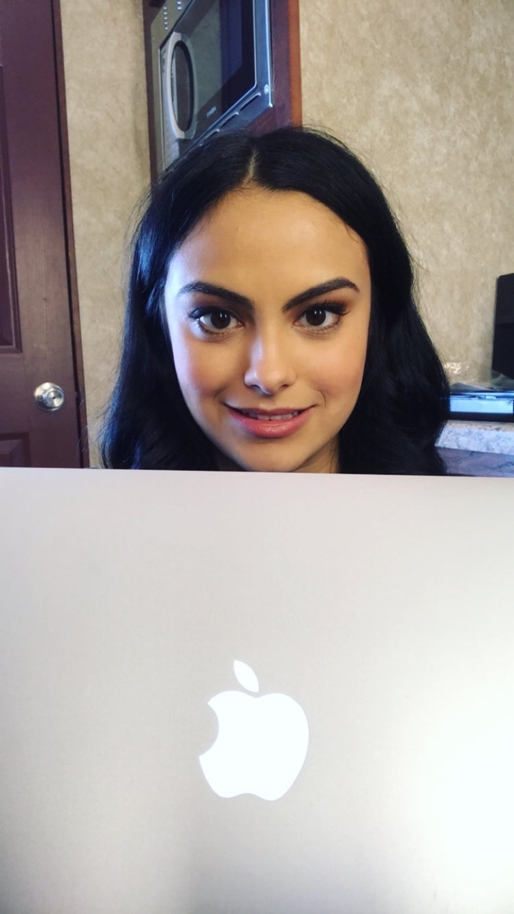 Camila Mendes
