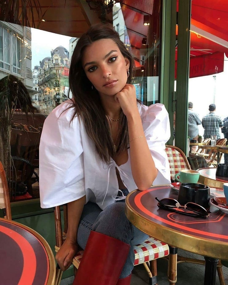 Emily Ratajkowski