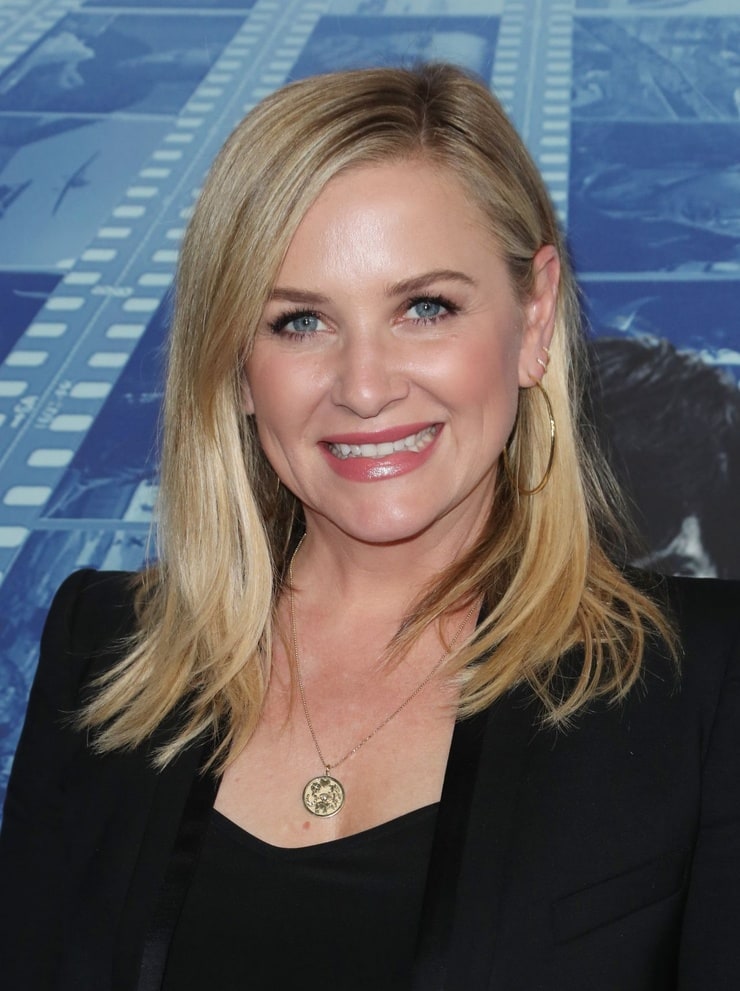 Jessica Capshaw