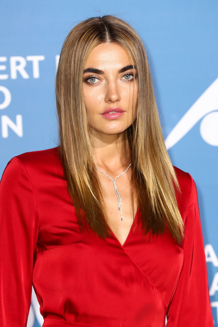Alina Baikova Alina Baikova