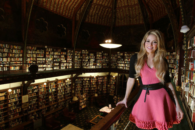 Shakira Shakira