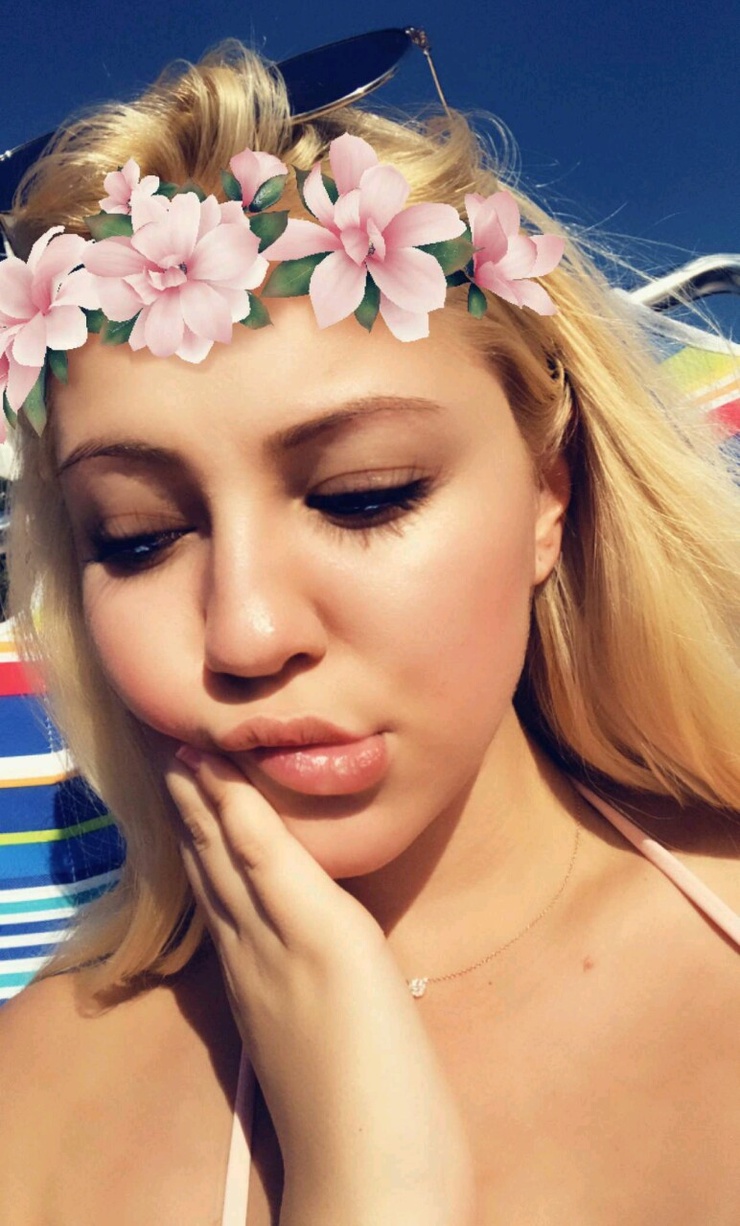 Ava Sambora