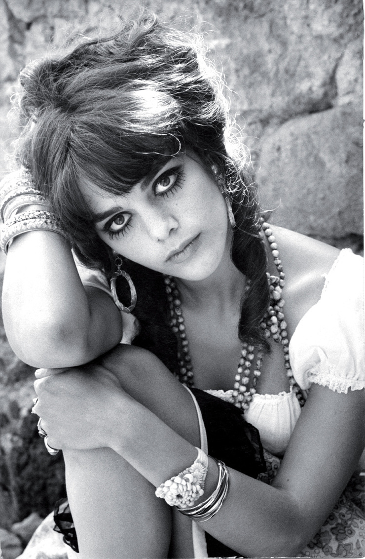Tina Aumont Tina Aumont