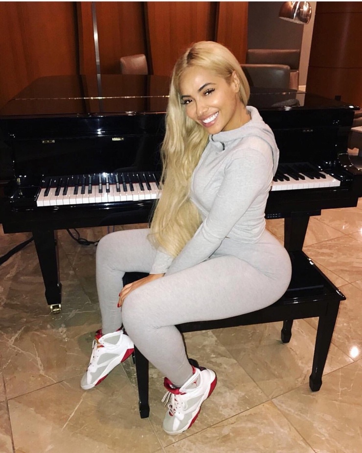 Picture of Stephanie Santiago