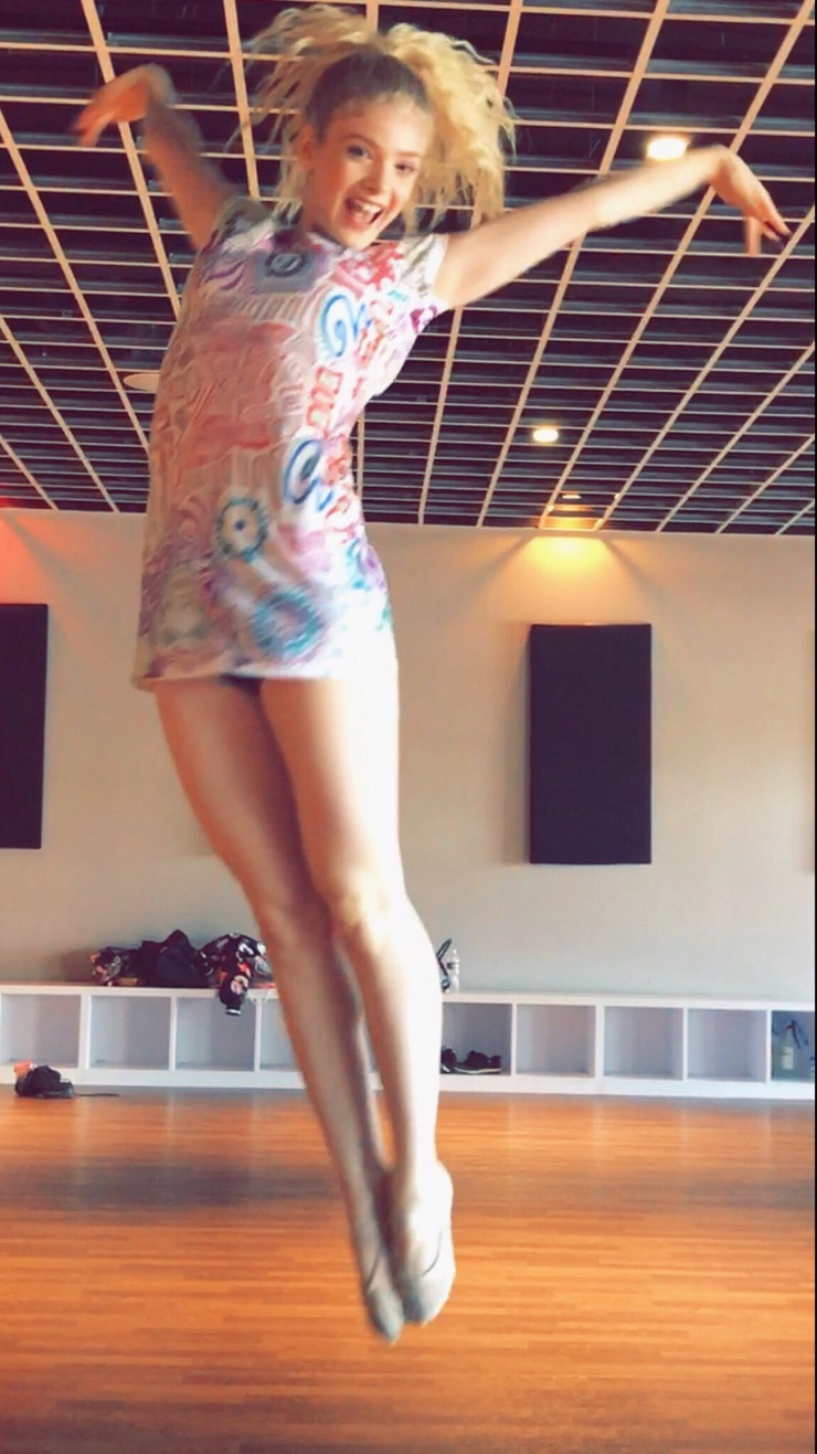 Elena Kampouris Elena Kampouris