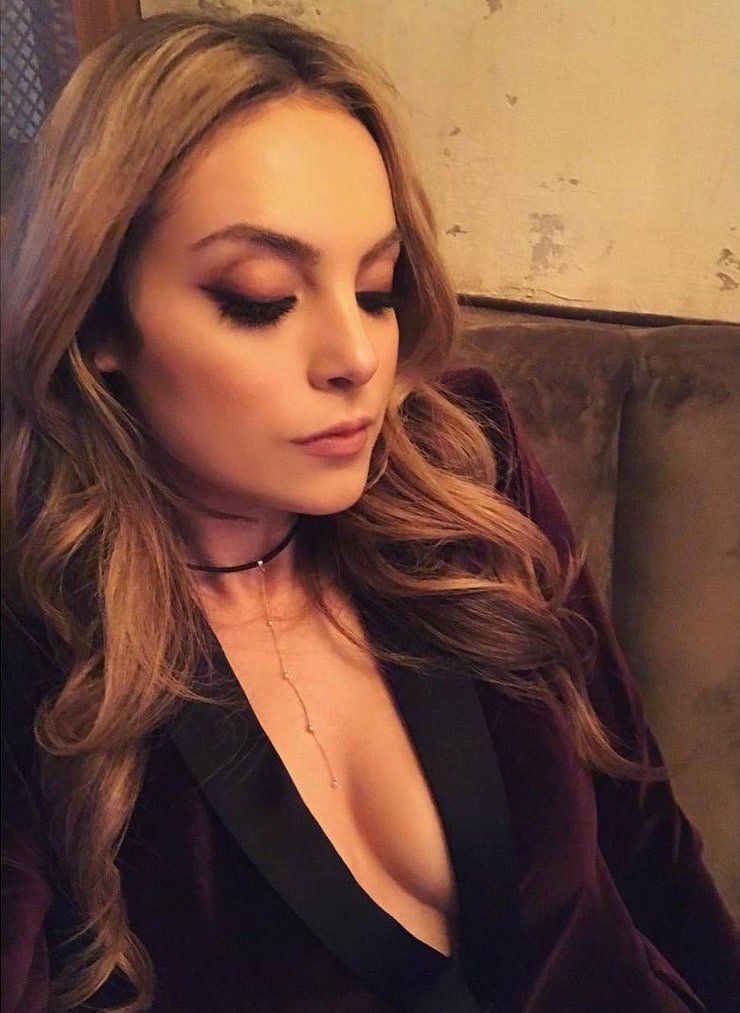 Elizabeth Gillies