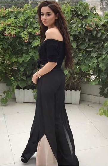 Hania Amir