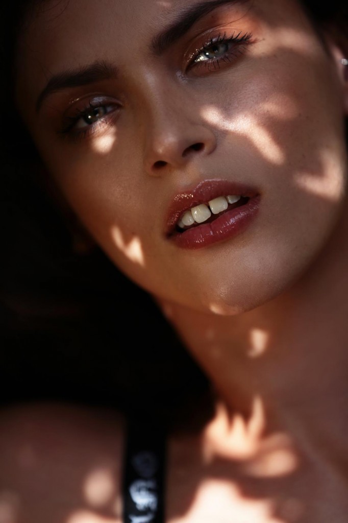 Thais Oliveira Thais Oliveira