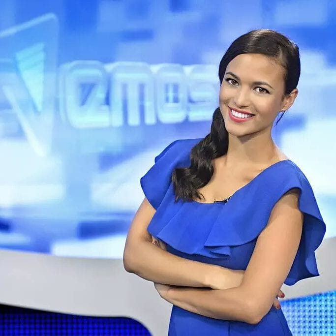 Elisa Mouliaá Elisa Mouliaá