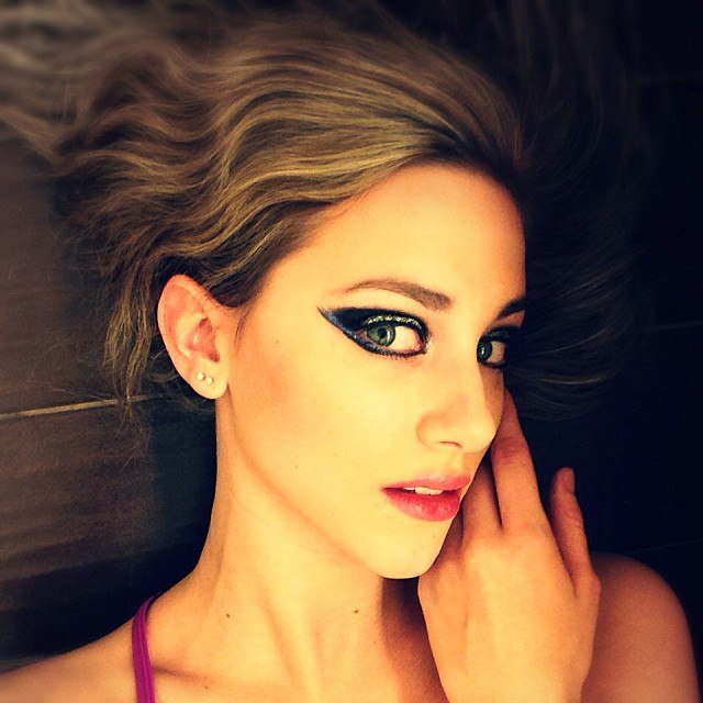 Lili Reinhart