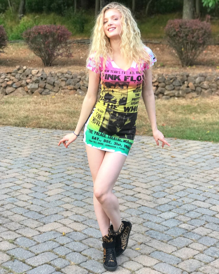 Elena Kampouris