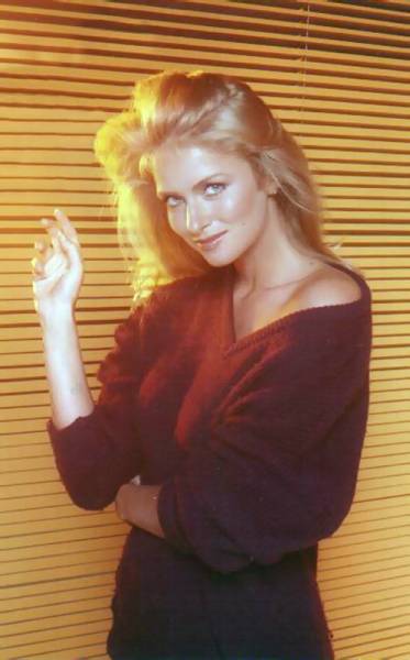 Donna Dixon.