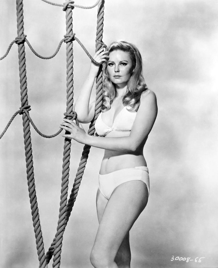 Veronica Carlson