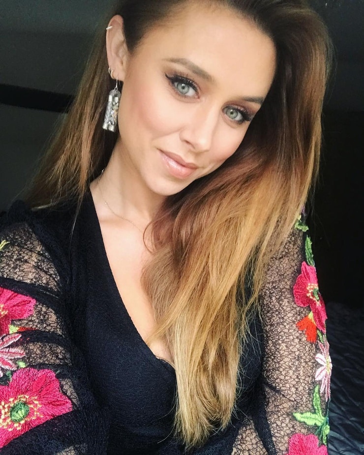 Una Healy