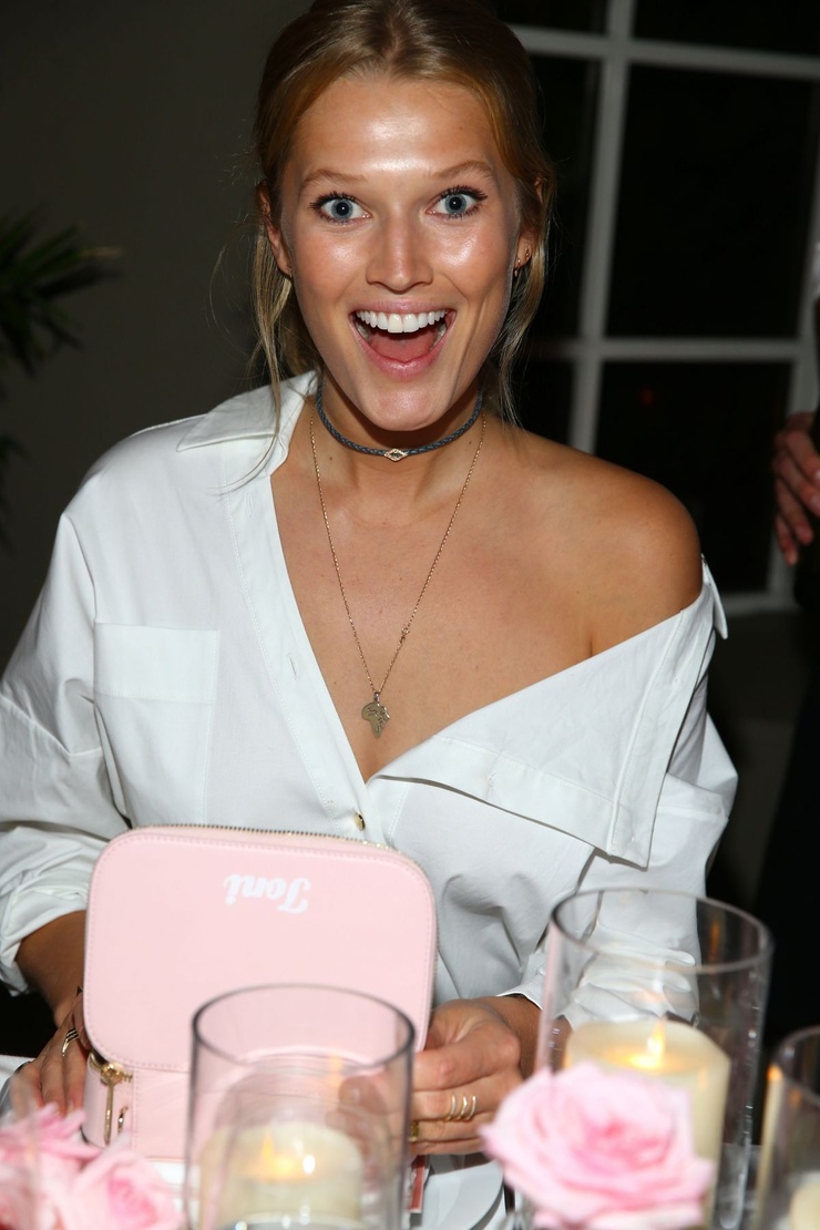Toni Garrn Toni Garrn