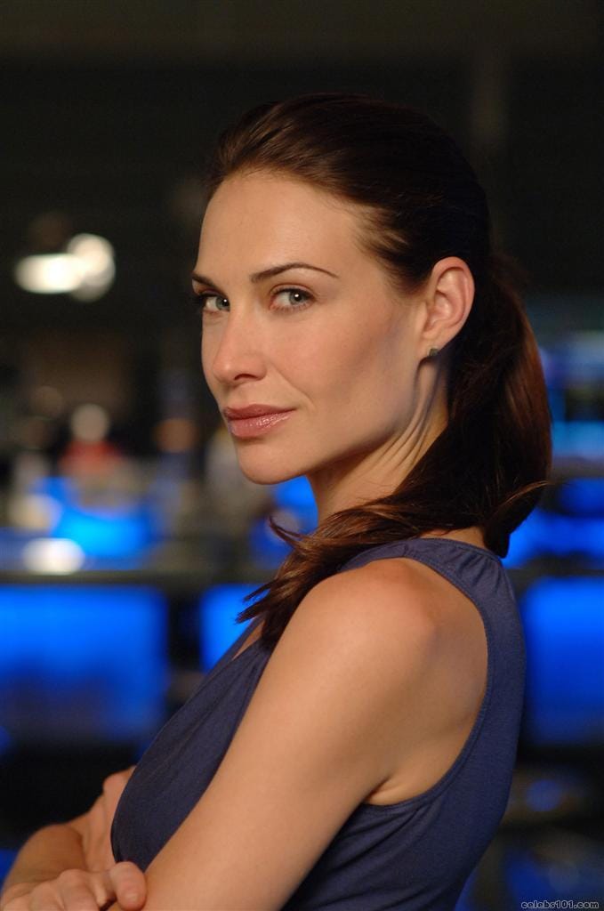 Claire Forlani Image