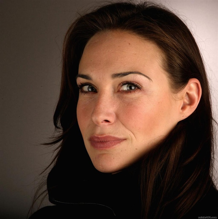 Claire Forlani