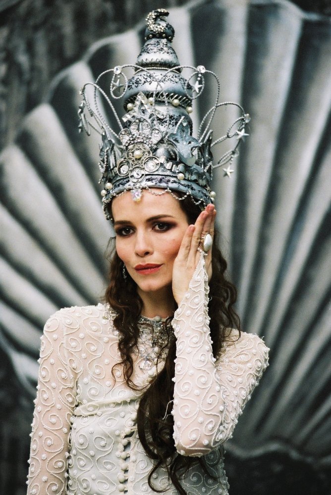 Saffron Burrows Saffron Burrows