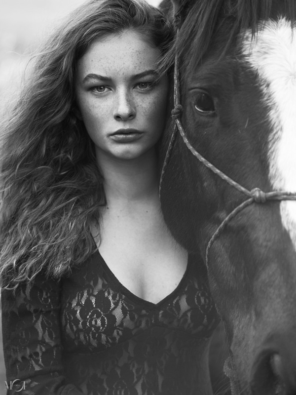 Emily De-Ponse