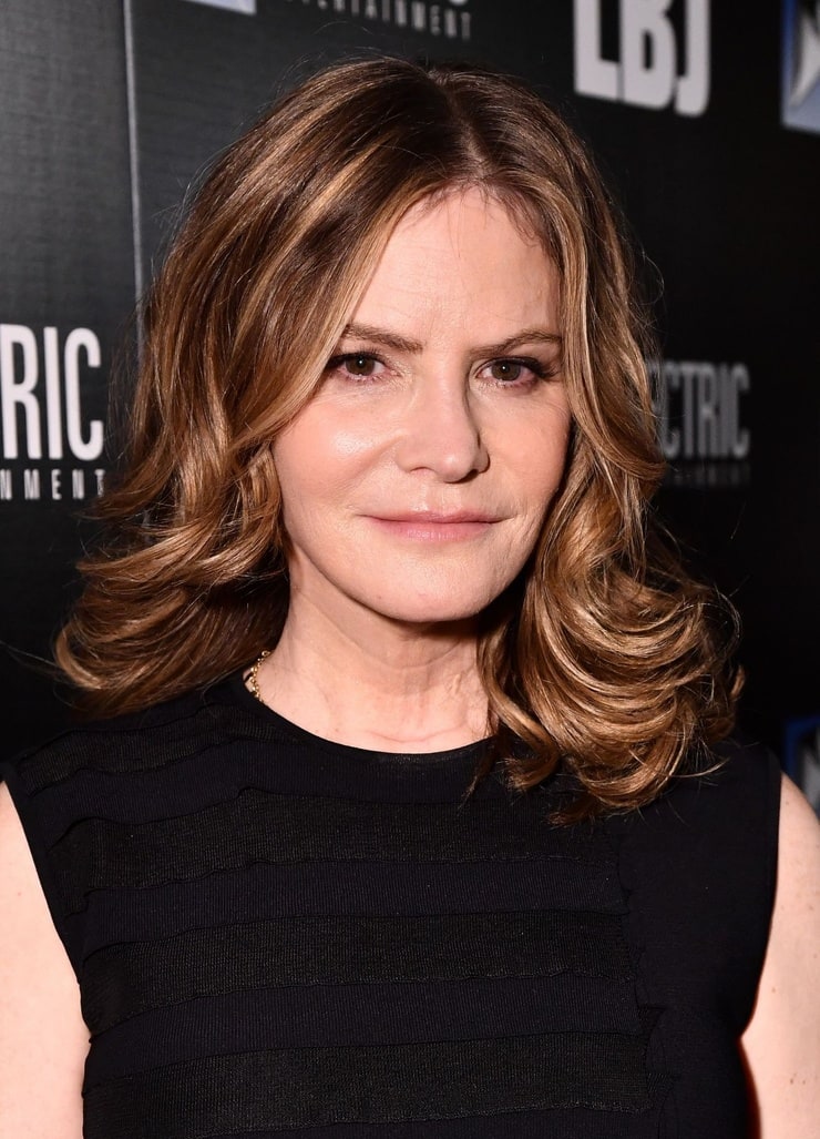 Jennifer Jason Leigh