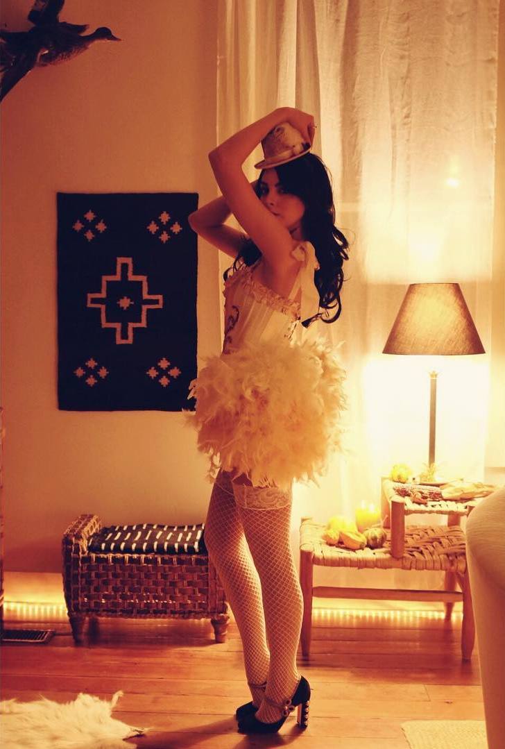 Elizabeth Gillies Elizabeth Gillies