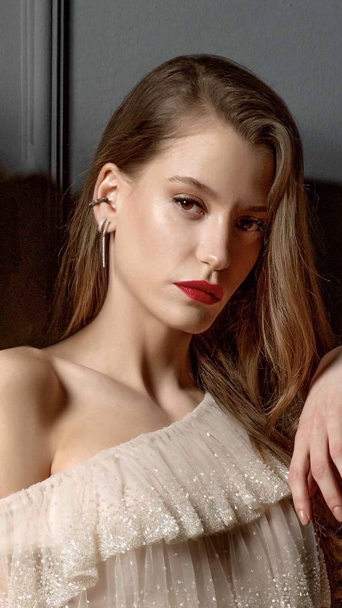 Serenay Sarikaya