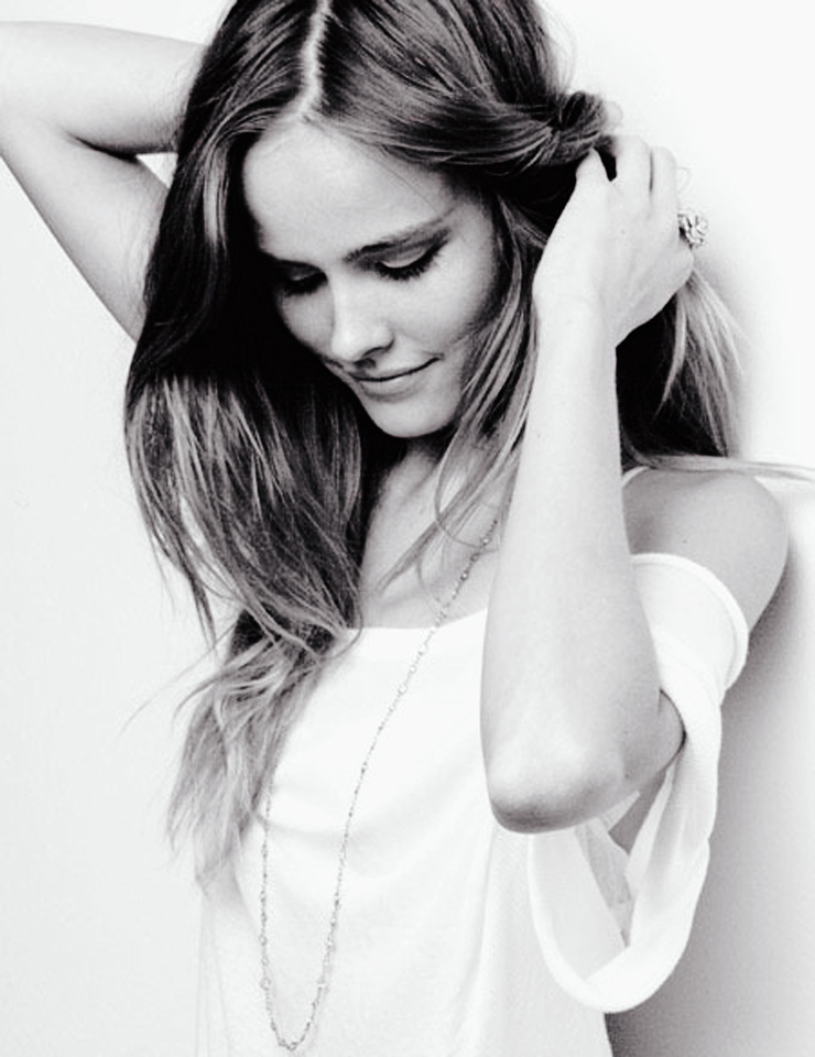 Isabel Lucas Isabel Lucas