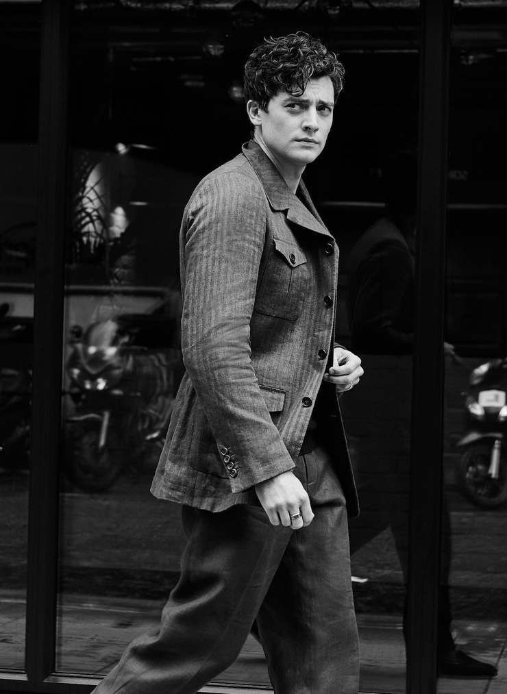 Aneurin Barnard