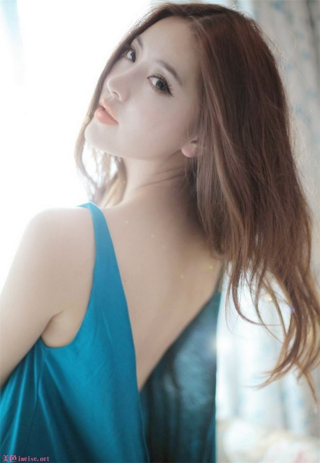 Miki Zhang