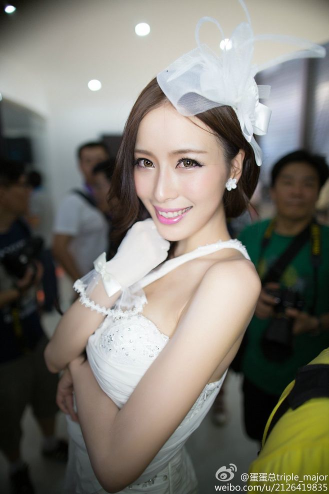 Miki Zhang