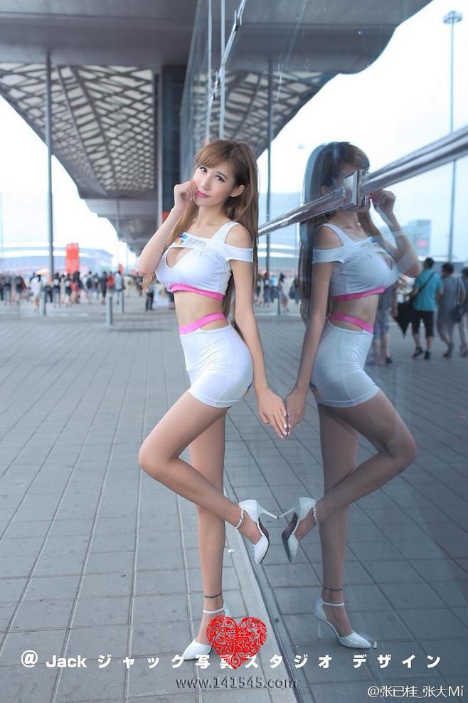 Miki Zhang