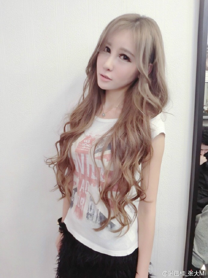 Miki Zhang