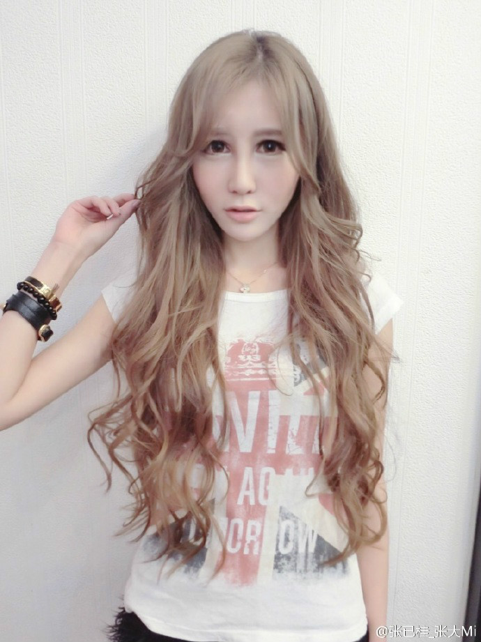 Miki Zhang