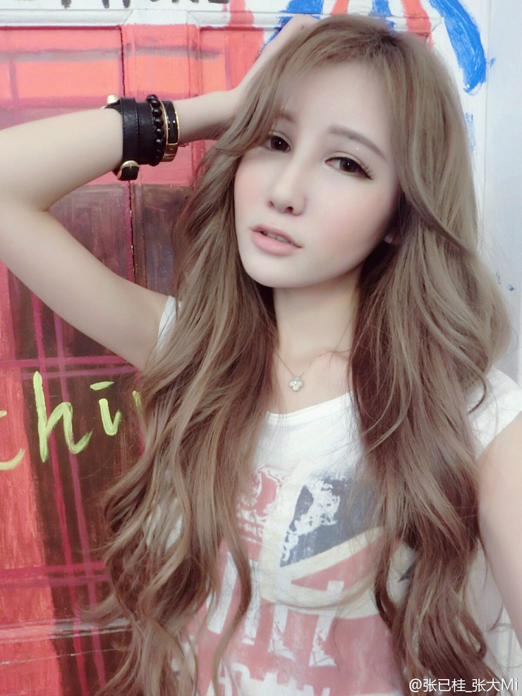 Miki Zhang