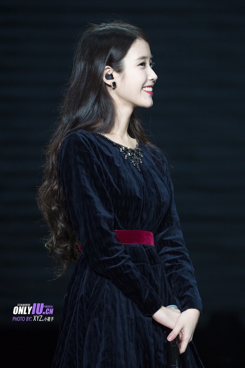 IU