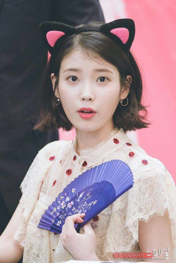 IU