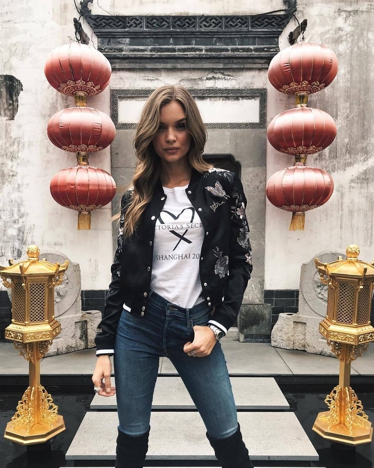 Josephine Skriver Josephine Skriver