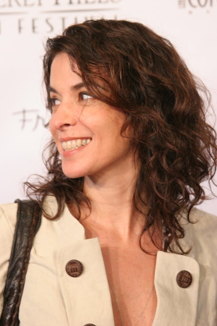 annabella sciorra young