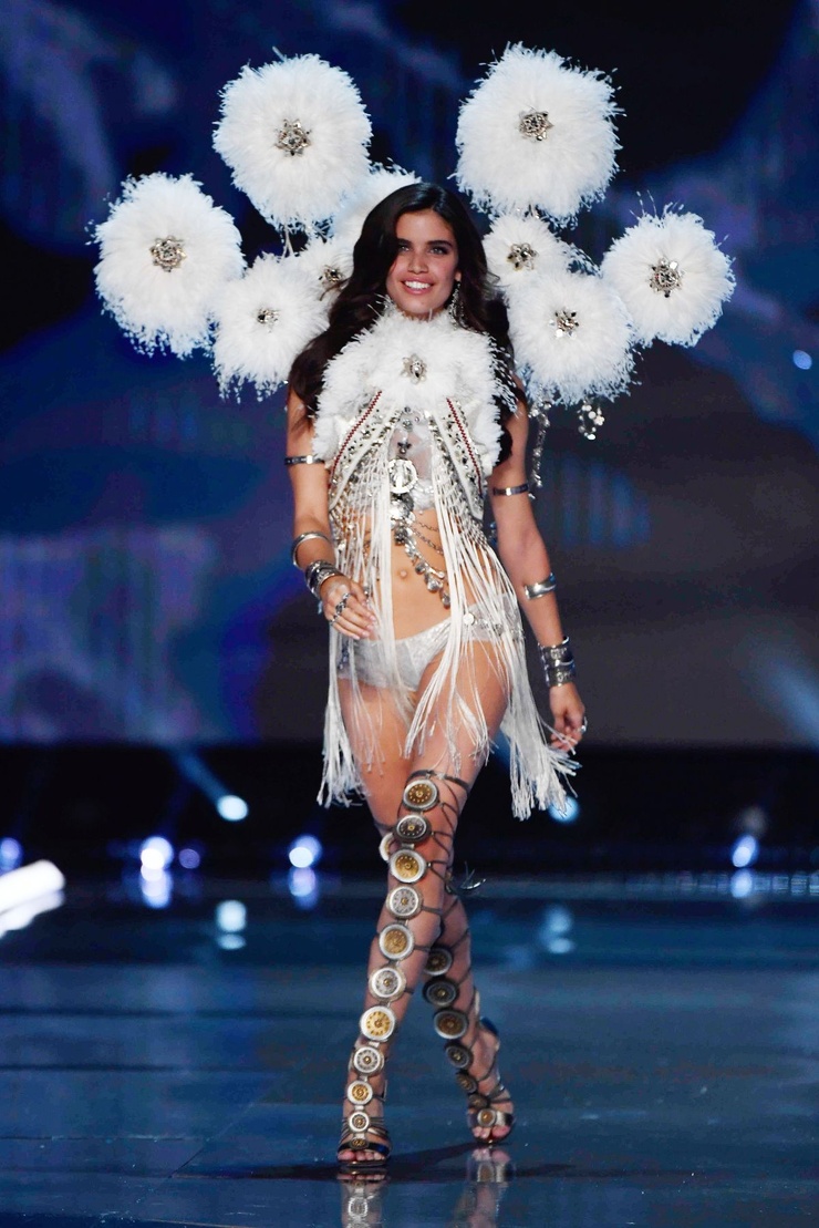 Sara Sampaio Sara Sampaio