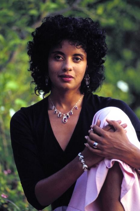 Diahnne Abbott