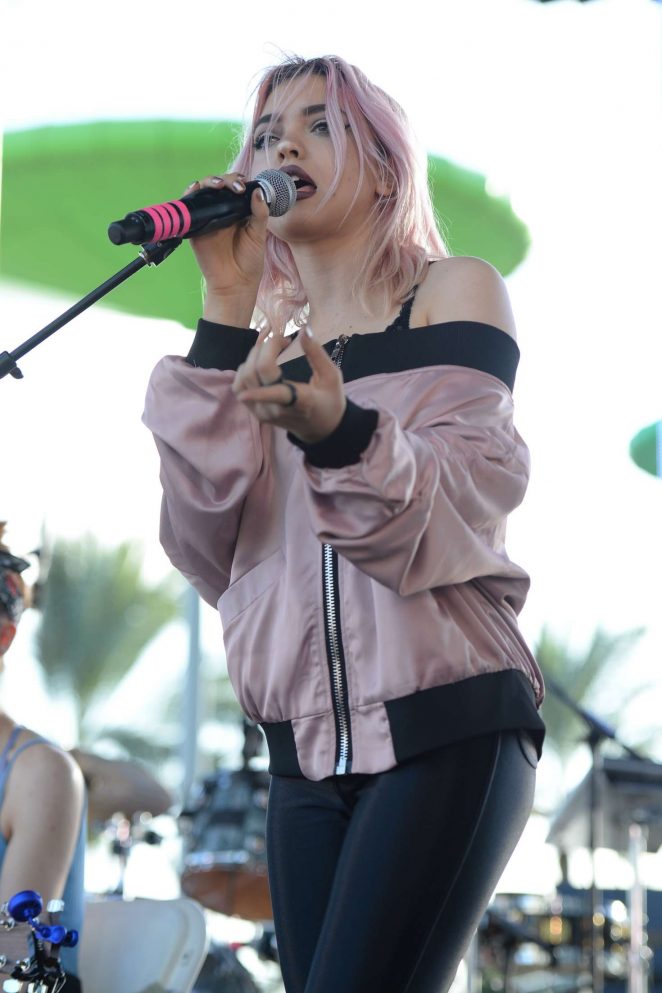 Rena Lovelis
