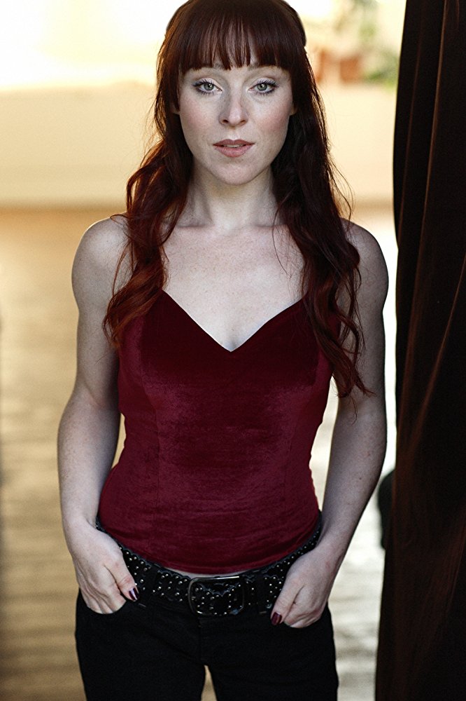 Ruth Connell Ruth Connell